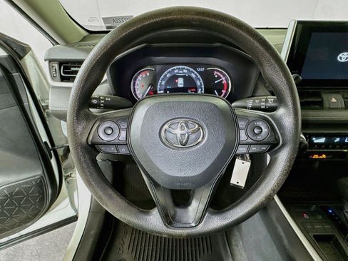 Used 2023 Toyota RAV4 LE FWD image 9