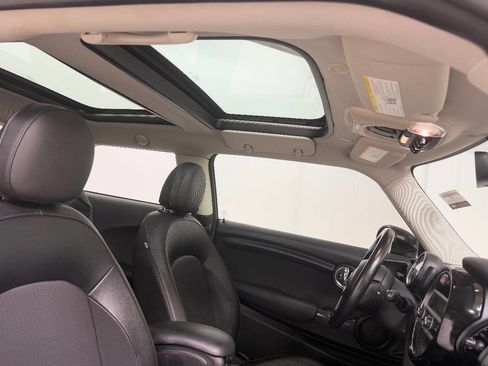 Used 2015 MINI Cooper 2-Door Hardtop image 19