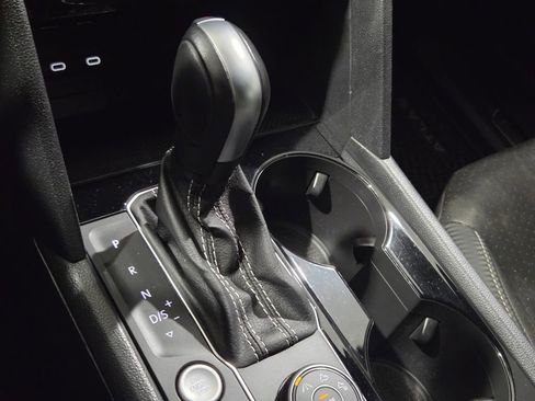 Used 2023 Volkswagen Atlas Cross Sport SE image 11