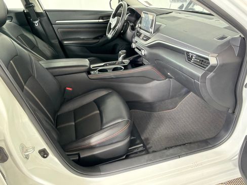Used 2023 Nissan Altima 2.5 SR FWD image 13