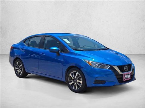 Used 2021 Nissan Versa SV FWD image 3