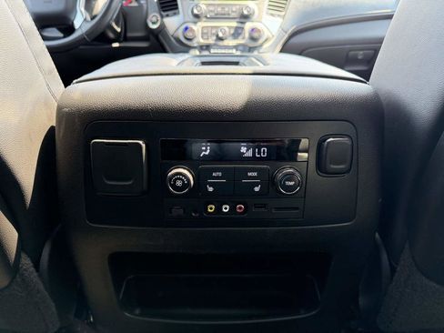 Used 2015 Chevrolet Suburban LTZ AWD/4WD image 27