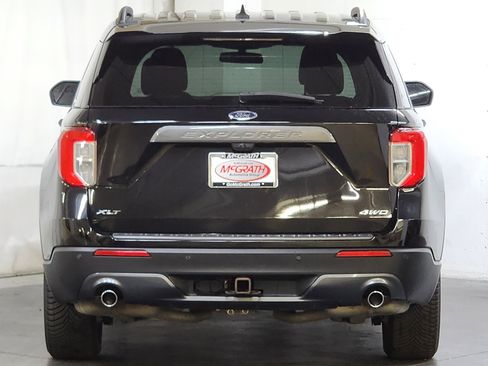 Used 2021 Ford Explorer XLT w/ XLT Sport Appearance Package AWD/4WD image 6