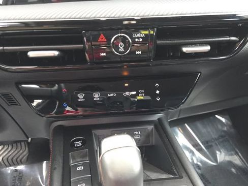 Used 2026 Nissan Kicks SR FWD image 24