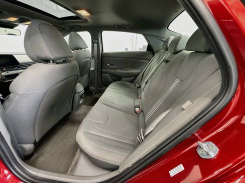 Used 2025 Hyundai Elantra SEL FWD image 28
