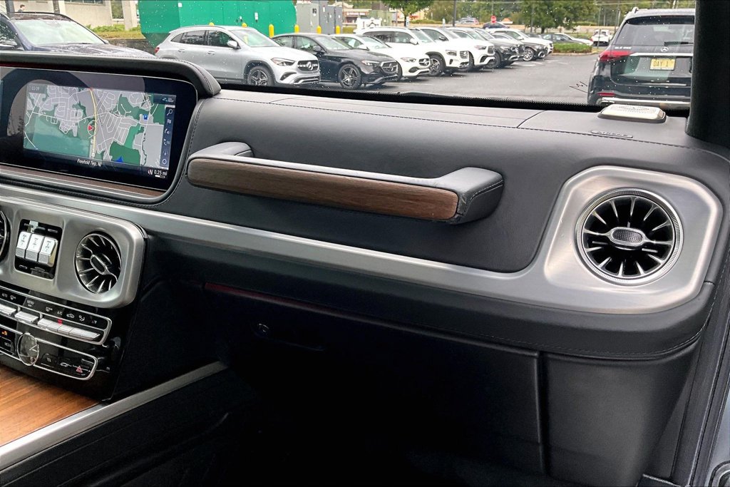 Used 2022 Mercedes-Benz G 550 image 16