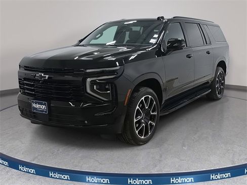 Used 2025 Chevrolet Suburban RST w/ Comfort Package image 1