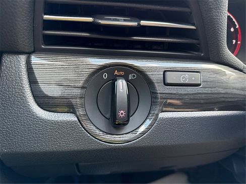 Used 2020 Volkswagen Passat 2.0T R-Line image 20