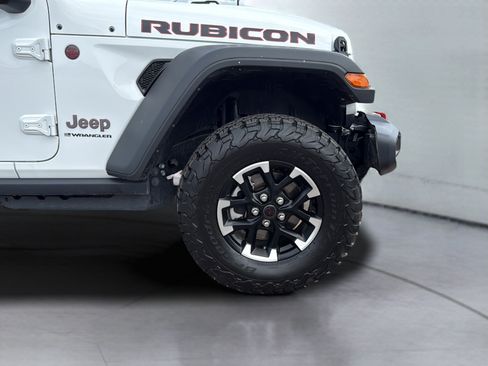 Certified 2026 Jeep Wrangler Unlimited Rubicon AWD/4WD image 9