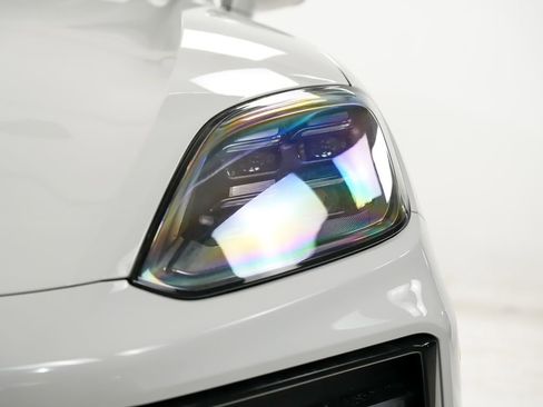 New 2026 Porsche Cayenne GTS AWD/4WD image 7