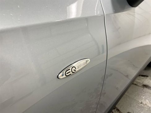 Used 2025 Mercedes-Benz GLC 350e GLC 350e image 28