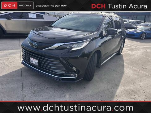 Used 2021 Toyota Sienna Limited AWD/4WD image 1