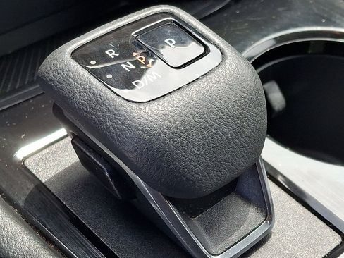 Used 2024 Nissan Rogue SV AWD/4WD image 14