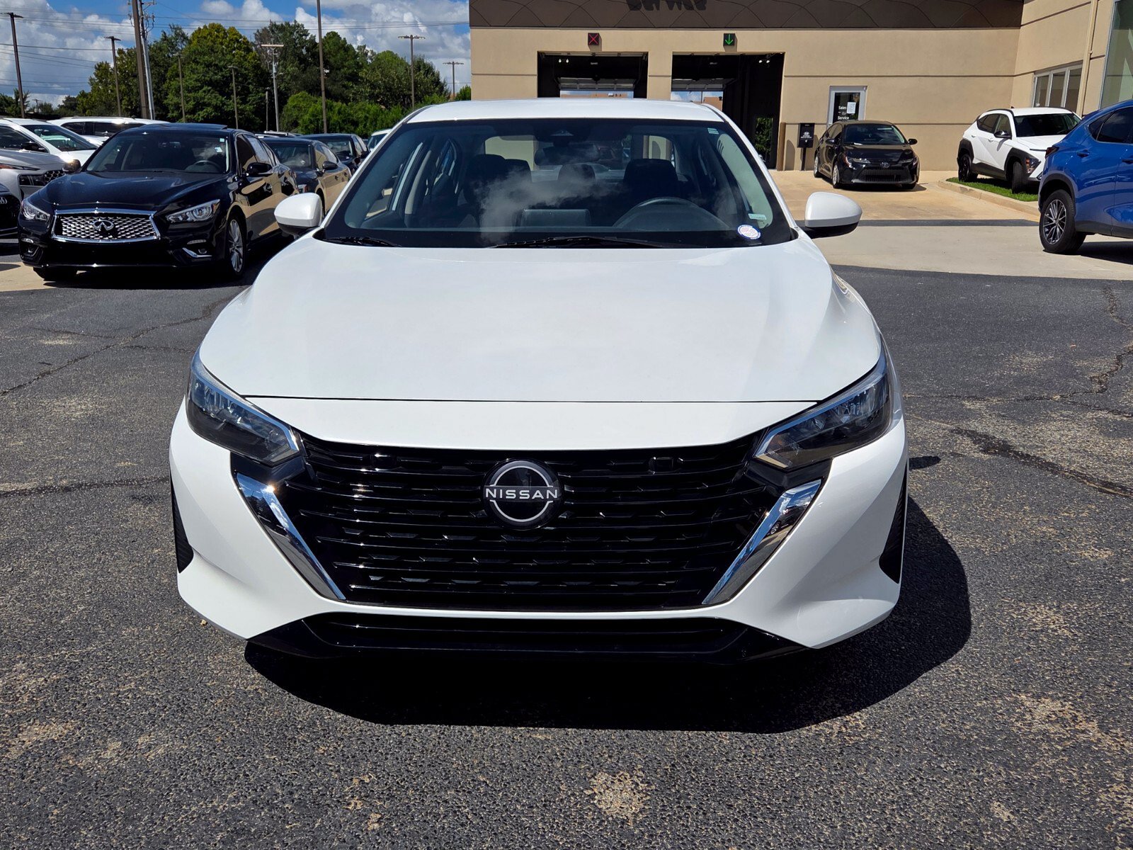 Used 2024 Nissan Sentra SV FWD image 2