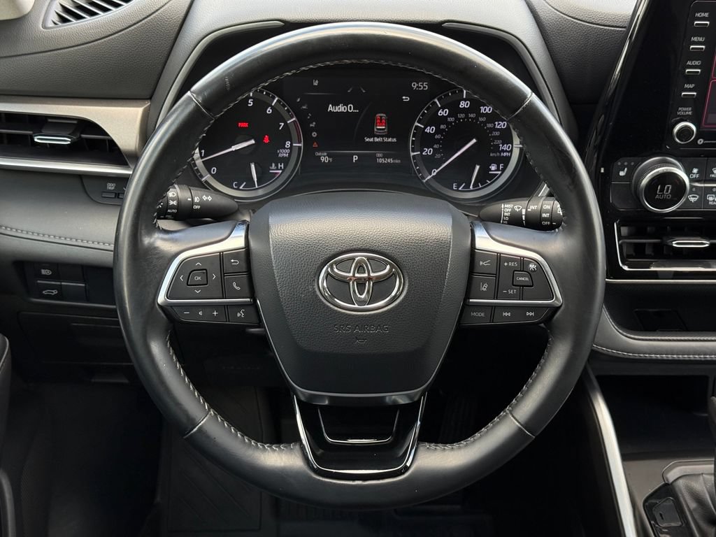 Used 2021 Toyota Highlander XLE FWD image 21