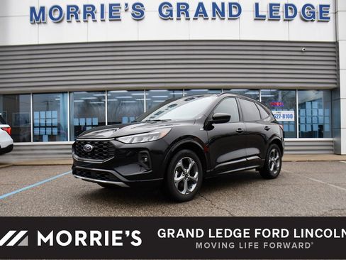 Used 2023 Ford Escape ST-Line Select w/ Class II Trailer Tow Package image 1