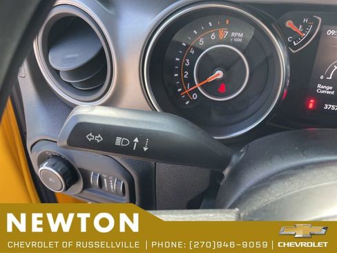 Used 2021 Jeep Wrangler Sport AWD/4WD image 15