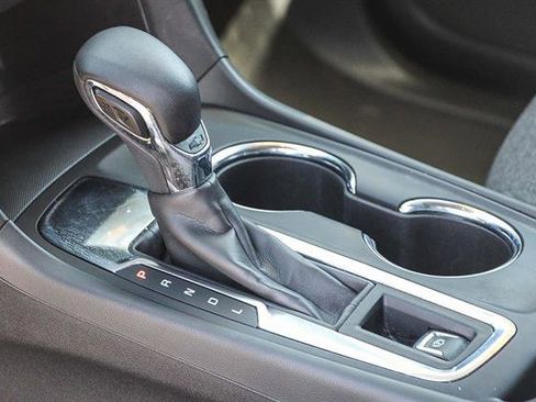 Used 2023 Chevrolet Equinox LT image 21