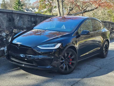 Used 2023 Tesla Model X Plaid image 2