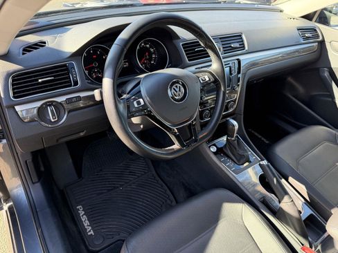 Used 2017 Volkswagen Passat 1.8T SE image 13