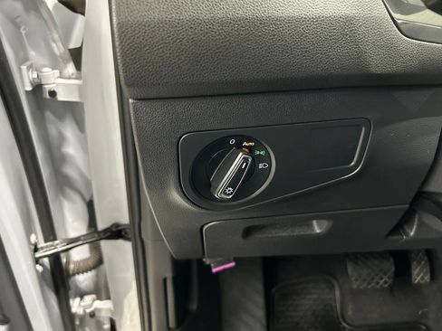 Used 2018 Volkswagen Tiguan SE w/ Panoramic Sunroof Package AWD/4WD image 14
