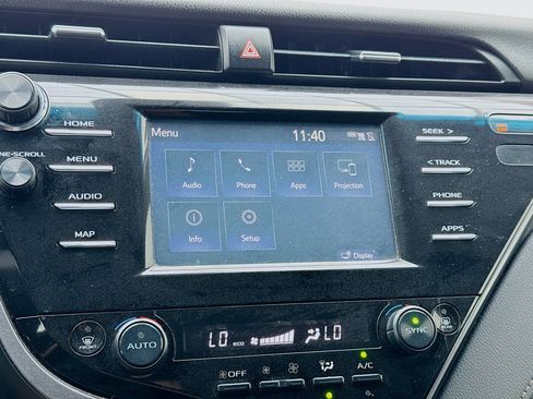 Used 2019 Toyota Camry LE image 9