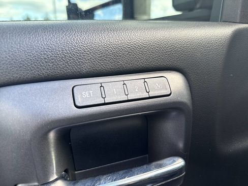 Used 2018 Chevrolet Silverado 2500 High Country image 32