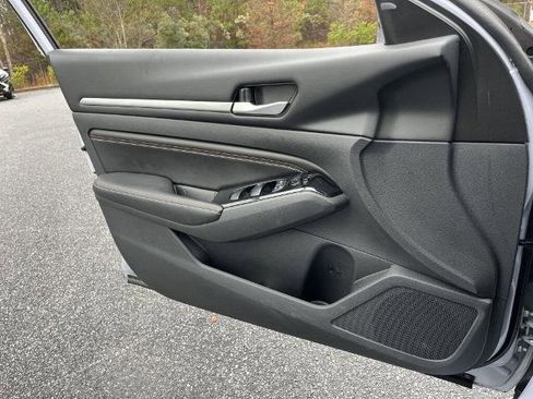 Certified 2023 Nissan Altima 2.0 SR image 13