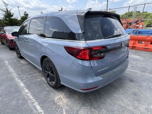 Used 2023 Honda Odyssey Sport image 4