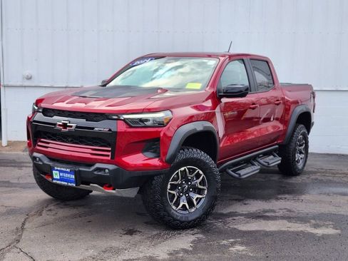 Used 2024 Chevrolet Colorado ZR2 w/ Technology Package AWD/4WD image 1