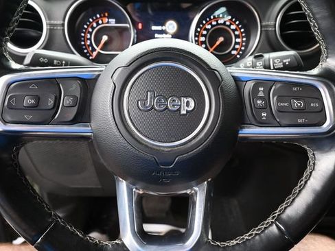Used 2022 Jeep Wrangler Unlimited Sahara AWD/4WD image 38