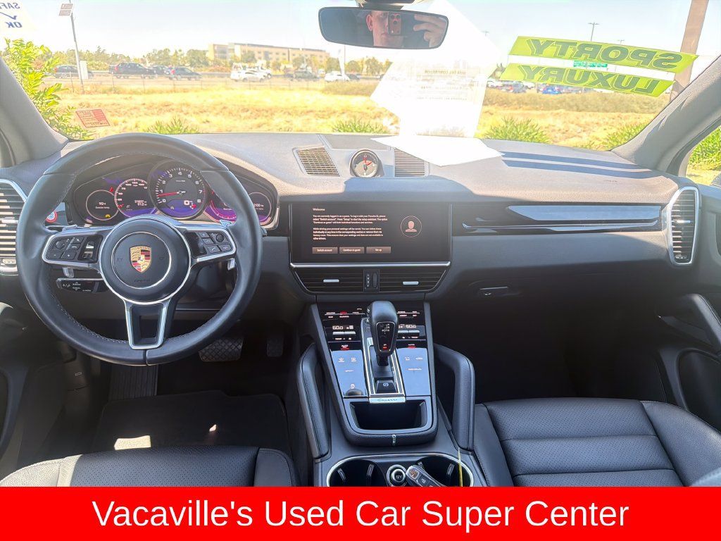 Used 2023 Porsche Cayenne AWD/4WD image 12