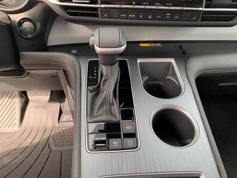 New 2026 Toyota Sienna XLE FWD image 26