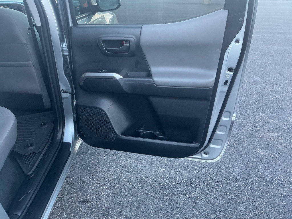 Certified 2023 Toyota Tacoma SR5 AWD/4WD image 30