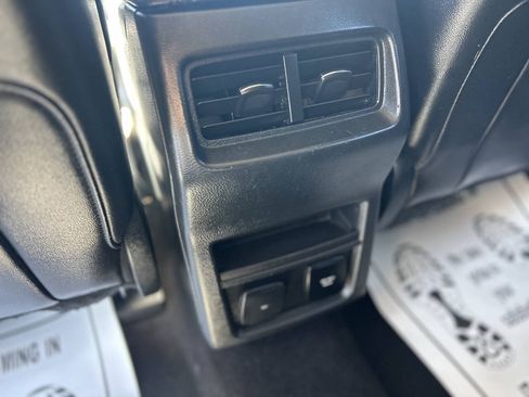 Used 2020 Ford Edge Titanium AWD/4WD image 17