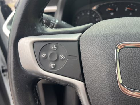 Used 2020 GMC Acadia SLE image 20