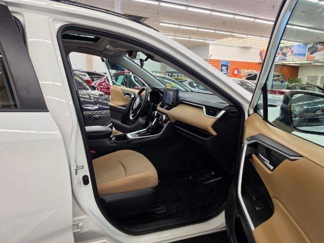 Used 2021 Toyota RAV4 XLE w/ Convenience Package AWD/4WD image 35