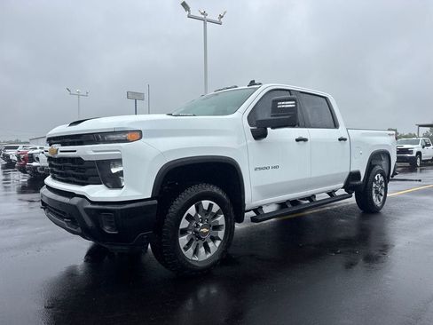 New 2026 Chevrolet Silverado 2500 Custom w/ Custom Value Package AWD/4WD image 2