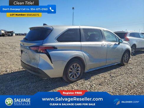 Used 2021 Toyota Sienna LE image 4
