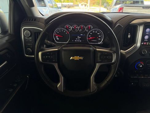Used 2022 Chevrolet Silverado 1500 LT AWD/4WD image 19