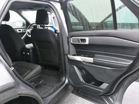 Used 2021 Ford Explorer XLT AWD/4WD image 17