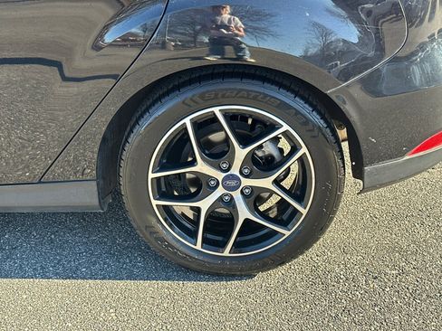 Used 2017 Ford Focus SEL w/ Cold Weather Package image 19