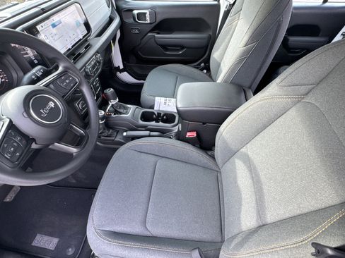 New 2026 Jeep Gladiator Sport image 9