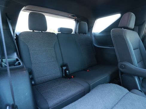 Used 2024 Chevrolet Traverse LT FWD image 30