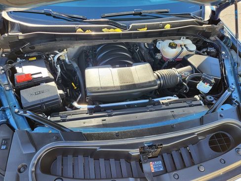 Used 2025 Chevrolet Suburban LT image 21