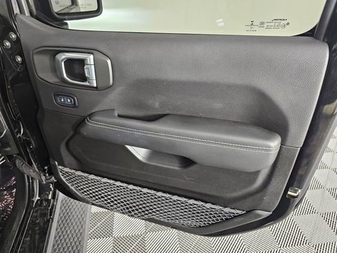 Used 2022 Jeep Wrangler Unlimited Sahara 4xe image 40