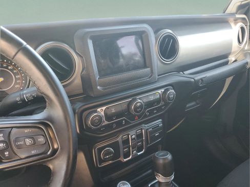 Certified 2020 Jeep Gladiator Sport w/ Quick Order Package 24S AWD/4WD image 23