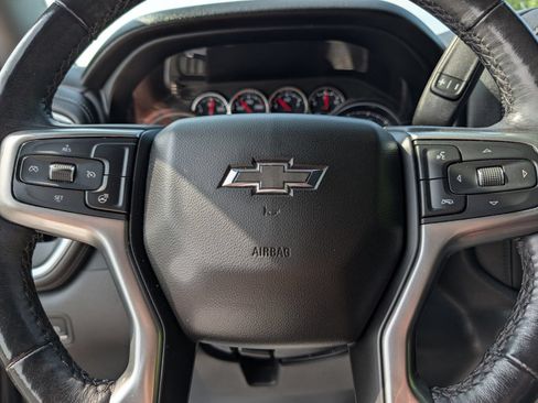 Used 2021 Chevrolet Silverado 1500 LT Trail Boss AWD/4WD image 31
