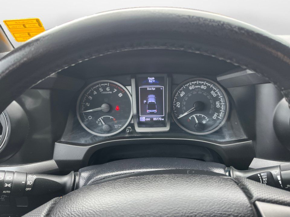 Used 2021 Toyota Tacoma TRD Sport AWD/4WD image 11