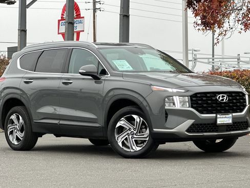 Used 2023 Hyundai Santa Fe SEL image 2